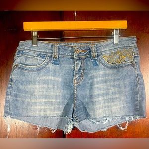 Super cute jean shorts